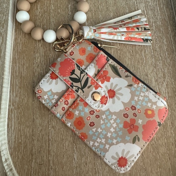 Handbags - NWT Bogg Compatible Bracelet Wristlet Combo Champagne and Melon Floral OS